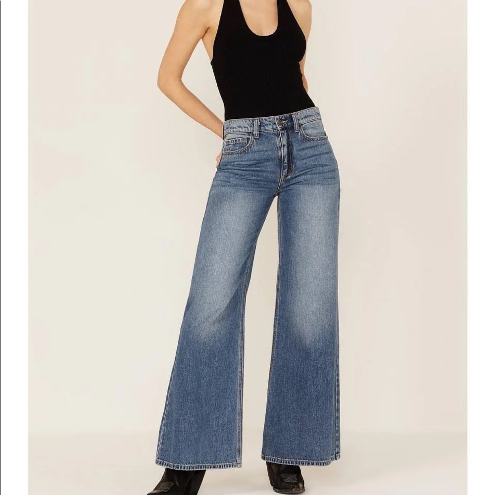 NWT Sneak Peek high rise wide leg jeans 7/28